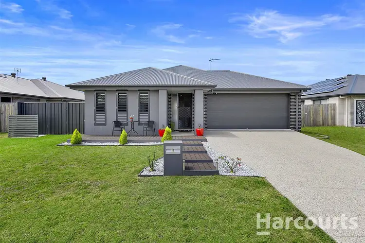 10 Waugh Street, Urangan QLD 4655