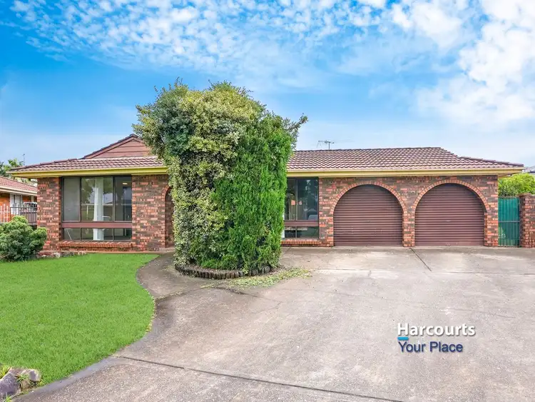 13 Augusta Place, St Clair NSW 2759