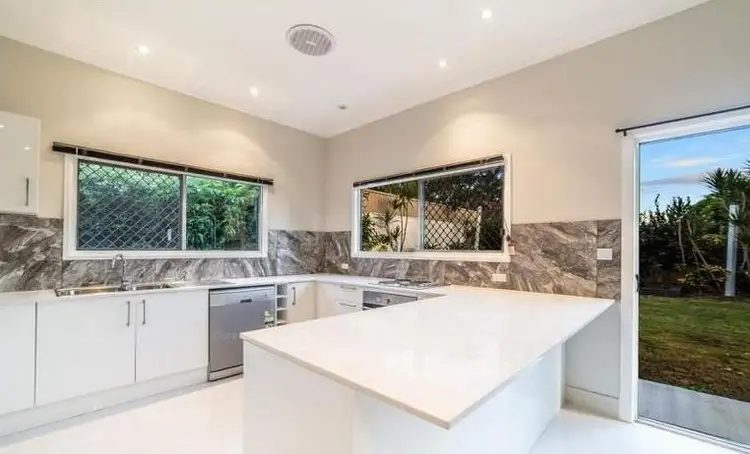 4 Mitchell Avenue, Molendinar QLD 4214