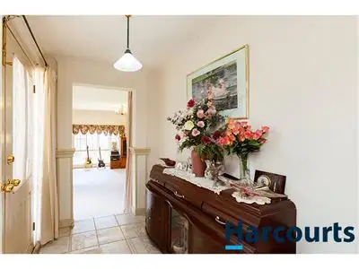 Fifth view of Homely house listing, 2 Camelot Court, Warragul VIC 3820