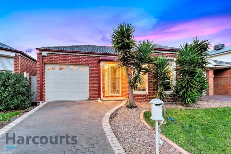 11 Yendon Close, Caroline Springs VIC 3023