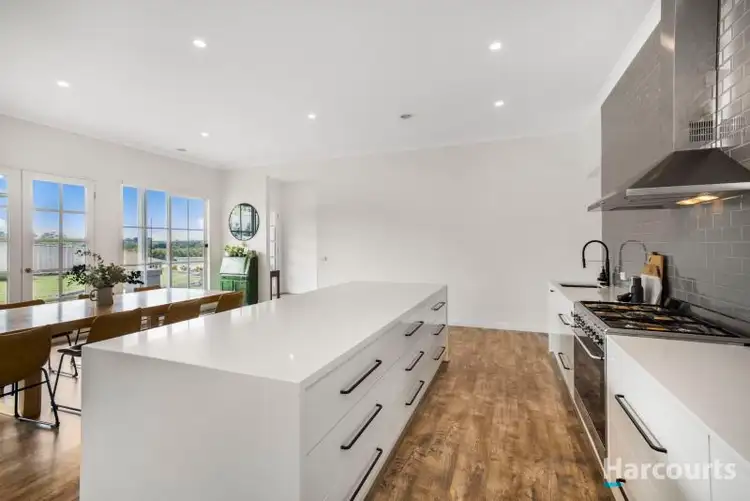 Fifth view of Homely house listing, 5 Harrods Close, Drouin VIC 3818