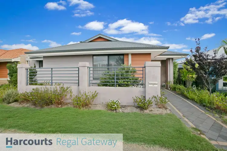 17 Yarra Promande, Hammond Park WA 6164