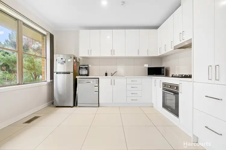 8 Betula Street, Doveton VIC 3177