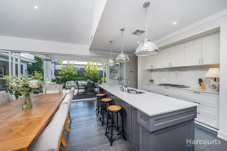 15 Pallium Way, Jindalee WA 6036