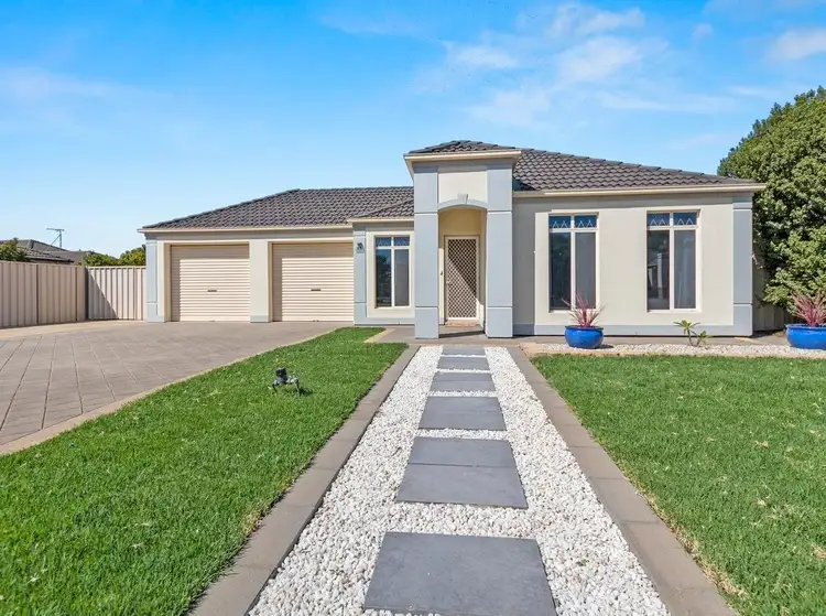 15 Barracoota Crescent