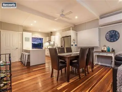 77 Elizabeth Ave, Clontarf QLD
