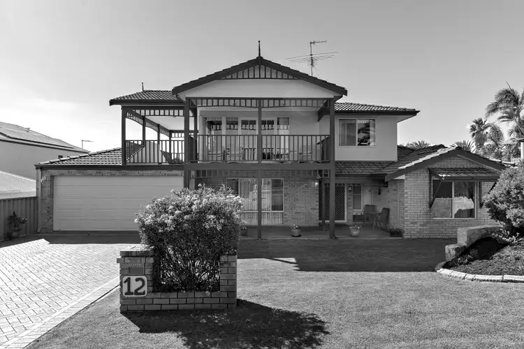12 Carabeen Place, Halls Head WA 6210