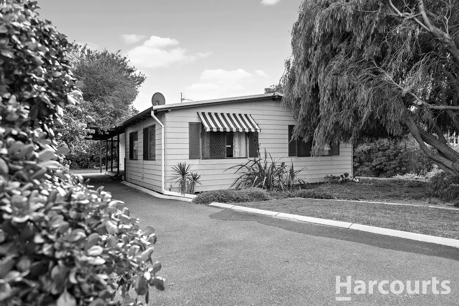 Main view of Homely house listing, 6 Parmelia Way, Madora Bay WA 6210
