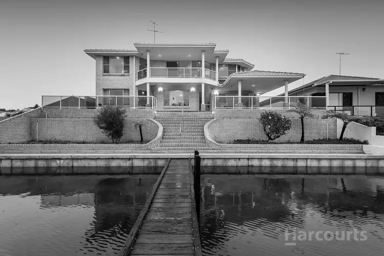 30 Cambria Island Retreat, Halls Head WA 6210