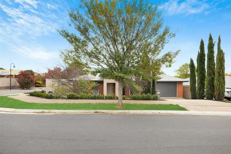 25 Douglas Drive
