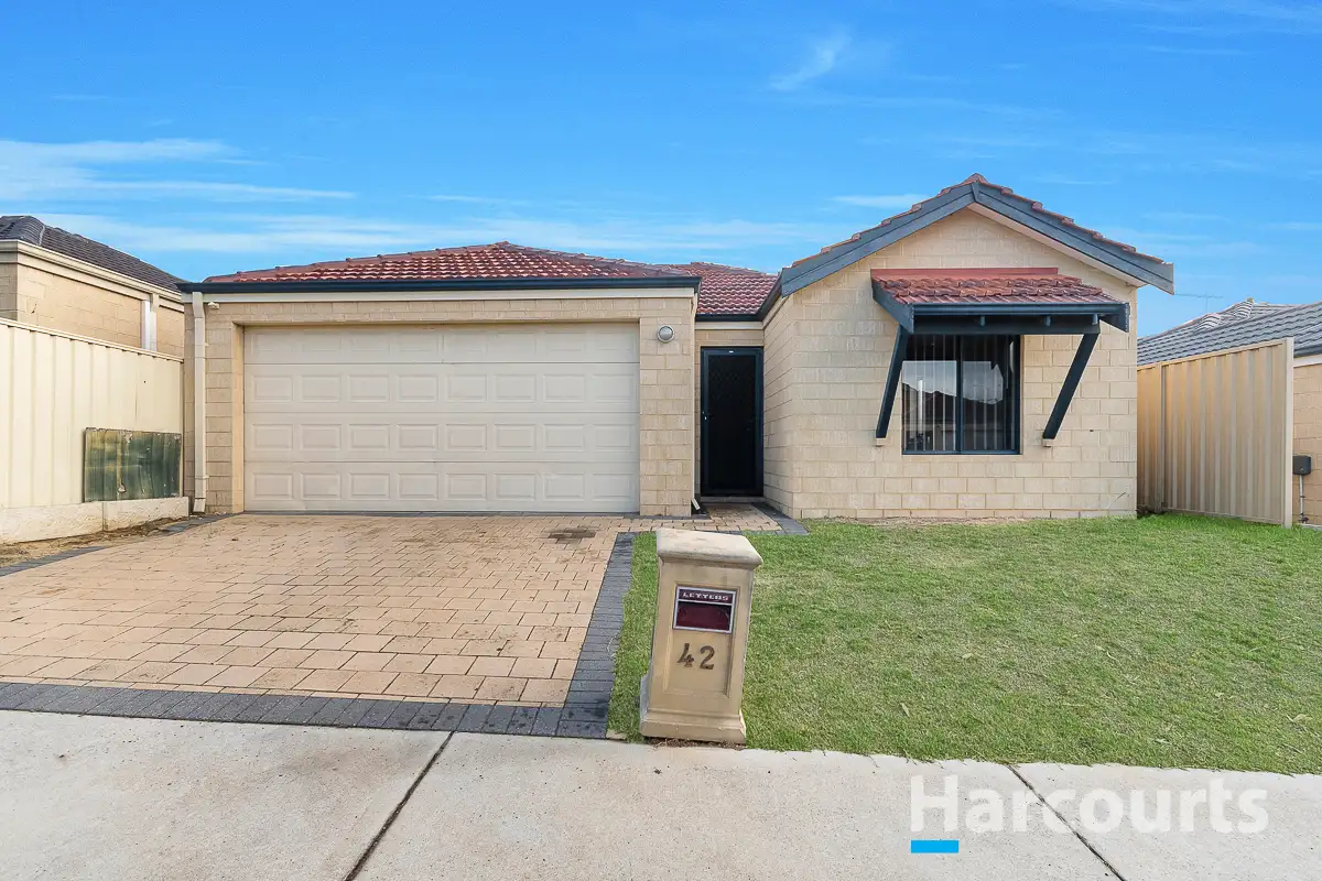 Main view of Homely house listing, 42 Jedburgh Loop, Sinagra WA 6065