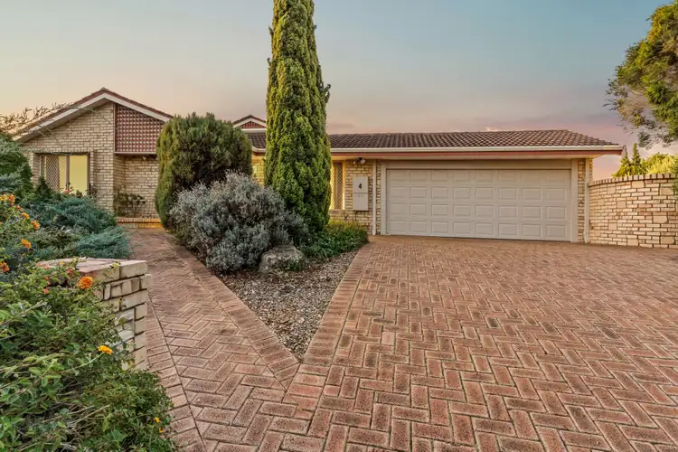 4 Hawker Close, Kardinya WA 6163