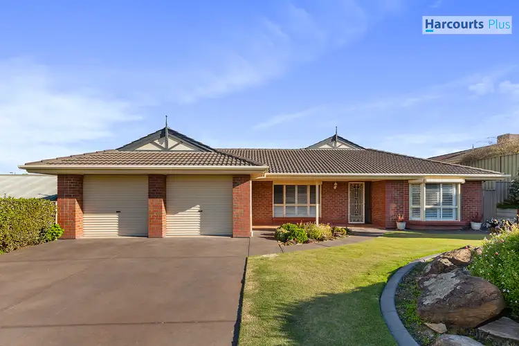 18 Hedgerow Crescent, Hallett Cove SA 5158
