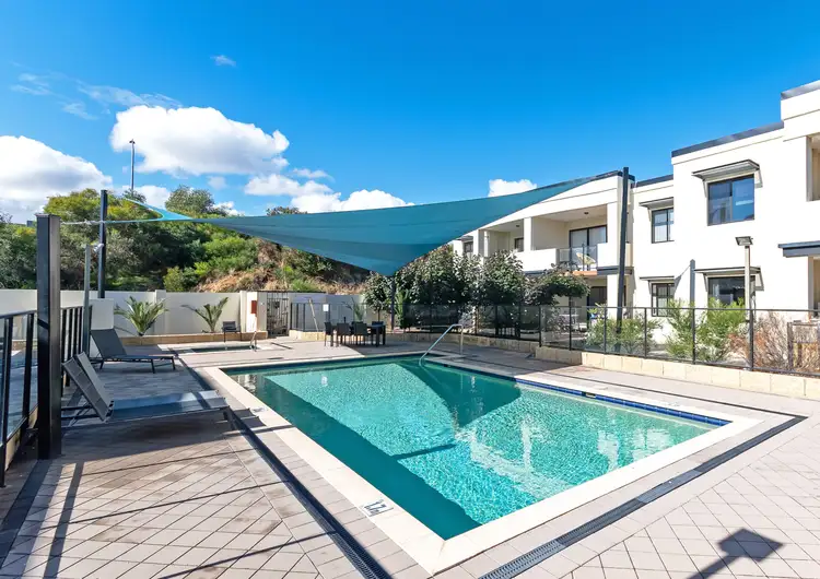 11/5 Eastleigh Loop, Currambine WA 6028