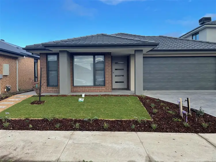 4 Ultra Way, Clyde North VIC 3978