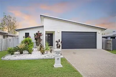 Second view of Homely house listing, 10 Summergold Street, Mount Low QLD 4818
