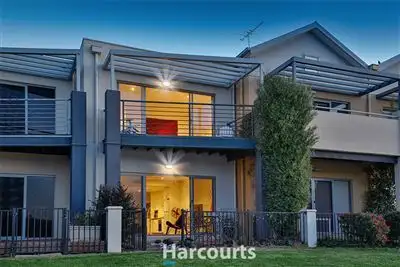 7/2 The Entrance, Pakenham VIC 3810