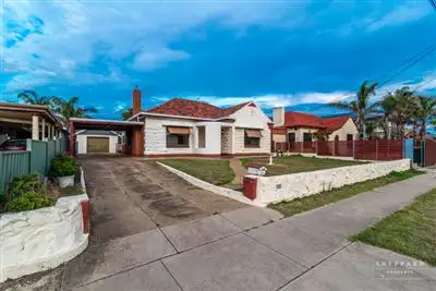 210 East Terrace, Henley Beach SA
