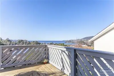 1 Bay Court, Blackmans Bay TAS 7052