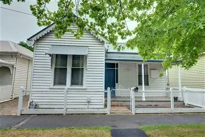 6 Frank Street, Lake Wendouree VIC 3350