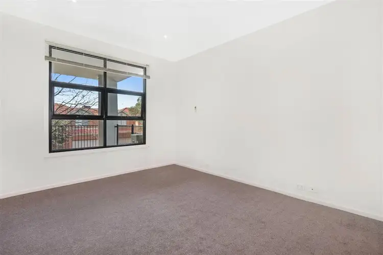 Sixth view of Homely house listing, 2/8 Saxonwood Drive, Vermont South VIC 3133