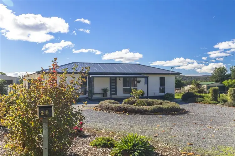 28 Weld Street, Beaconsfield TAS 7270