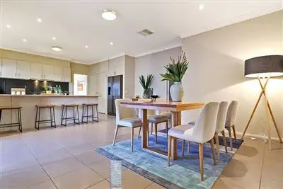 Fifth view of Homely house listing, 2 Emerald Court, Pakenham VIC 3810