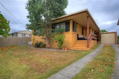 10 Cascade Avenue, Benowa QLD 4217