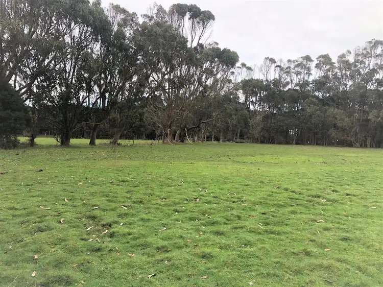 153 The Esplanade, Naracoopa TAS 7256
