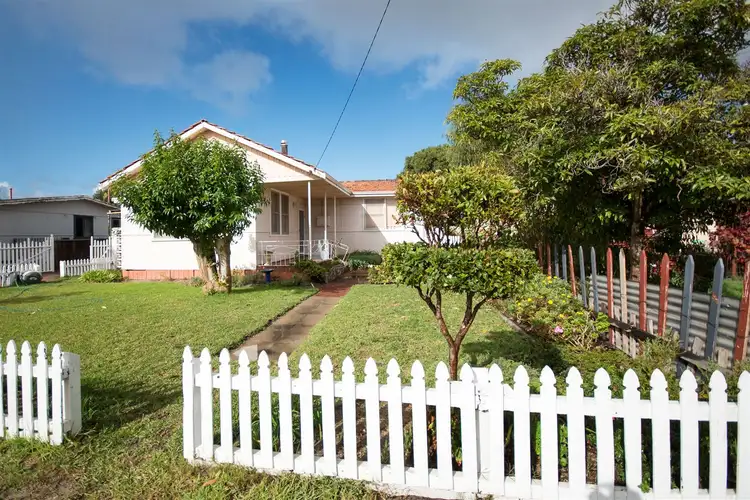 Fourth view of Homely house listing, 8 Dean St, Nulsen WA 6450