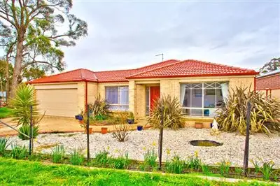 21 Tait Drive, Creswick VIC