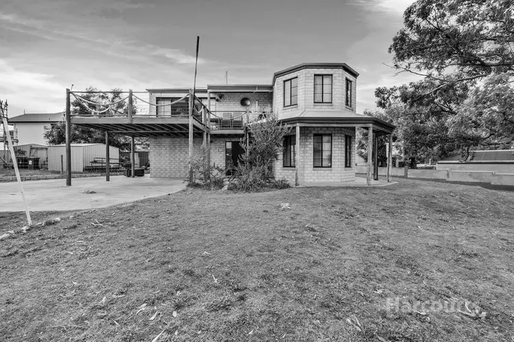 8 Rotohine Crescent, Falcon WA 6210