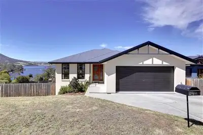 45 Clives Avenue, Old Beach TAS