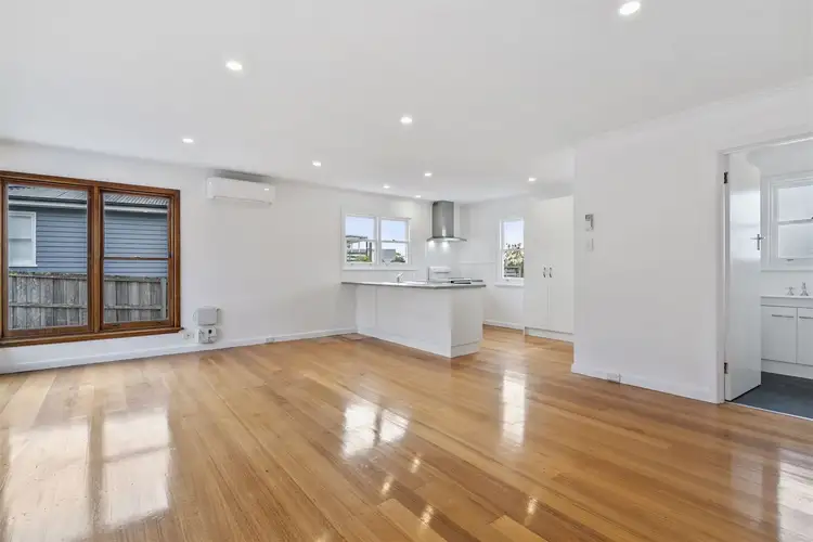 Fifth view of Homely unit listing, 1/118 Roslyn Avenue, Blackmans Bay TAS 7052