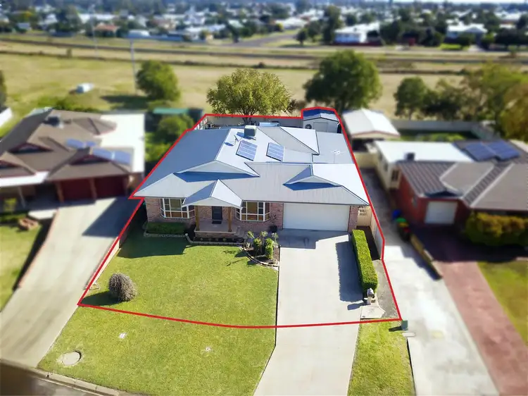 19 Ningadhun Circuit, Narrabri NSW 2390