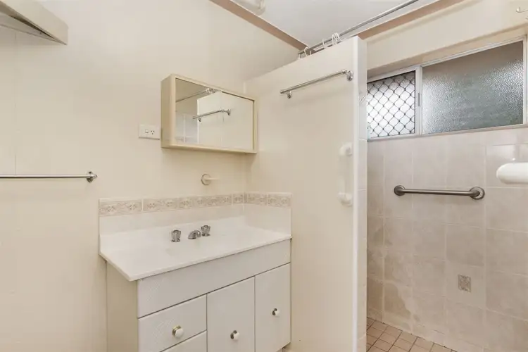 Fifth view of Homely unit listing, 2/30 Fraser Avenue, Cranbrook QLD 4814