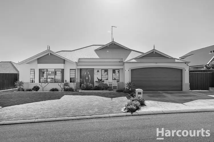 18 Bookleaf Loop, Halls Head WA 6210