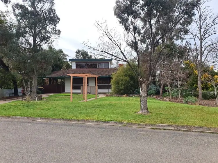 33 McCracken Avenue, Donald VIC 3480