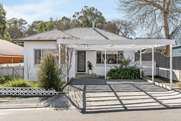 18 Elizabeth Street, Oakbank SA 5243