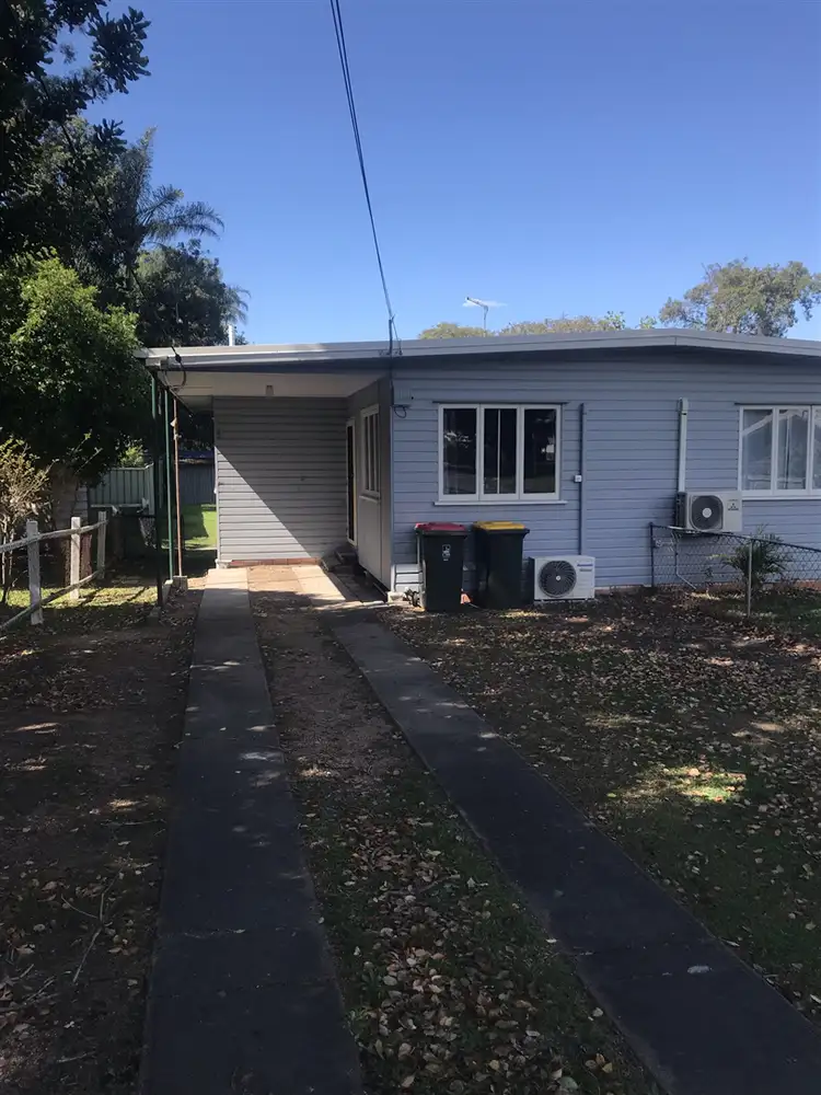 1/4 Empire Avenue