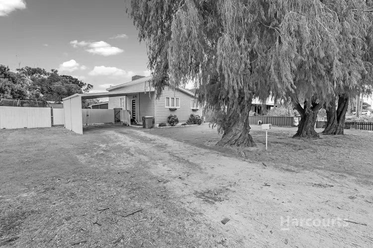 32 Flinders Street, Falcon WA 6210