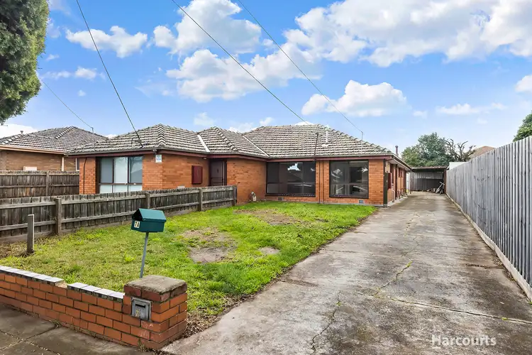 2/7 Third Avenue, Dandenong North VIC 3175