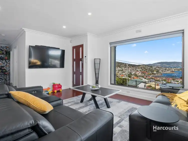 46 Karoola Road, Lindisfarne TAS 7015