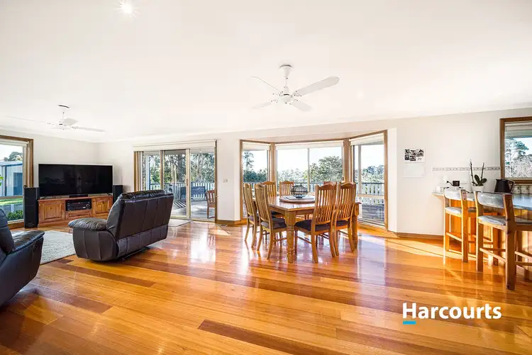 Fifth view of Homely house listing, 2 Muirhead Close, Warragul VIC 3820