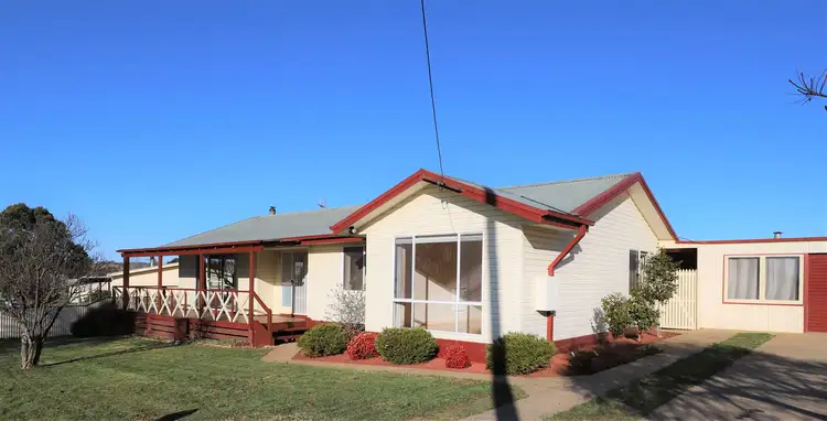19 Hensleigh Street, Delegate NSW 2633