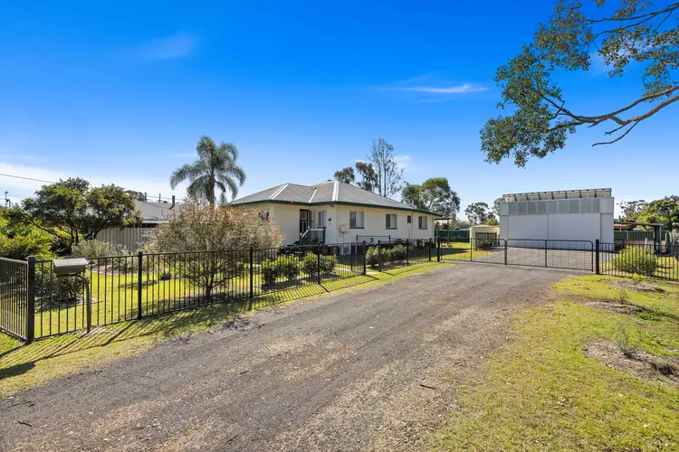32 Cunliffe St, Oakey QLD 4401