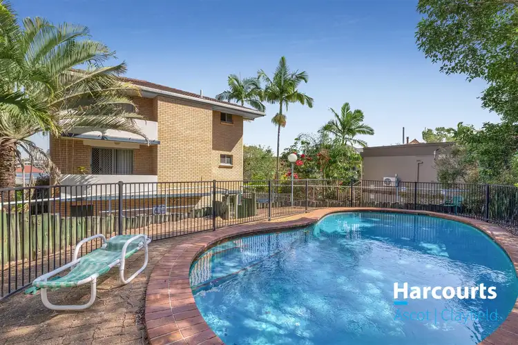 260 Kingsford Smith Drive