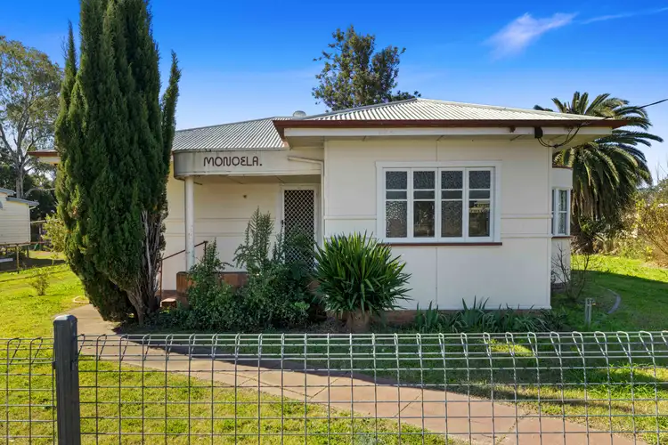 24 Davidson Street, Oakey QLD 4401