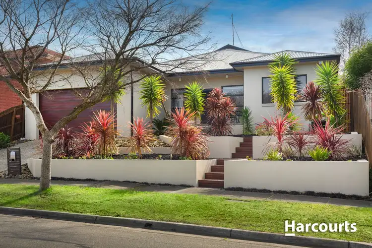 24 Kuranda Crescent, Berwick VIC 3806